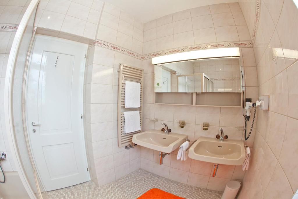 Hotel Post Pontresina Habitación foto